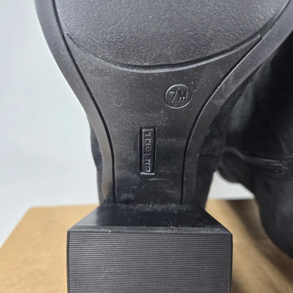 Marc Fisher Rivers Black Faux Suede Block Heeled Stretch Zippered Booties Size 7 - Picture 6 of 11